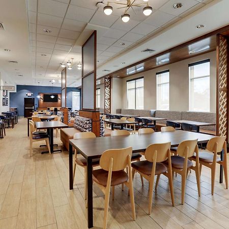 Drury Plaza Hotel Tallahassee Luaran gambar